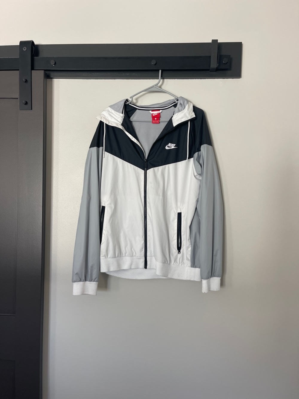 Nike Colorblock Hooded Windbreaker - White, Black & Light Gray